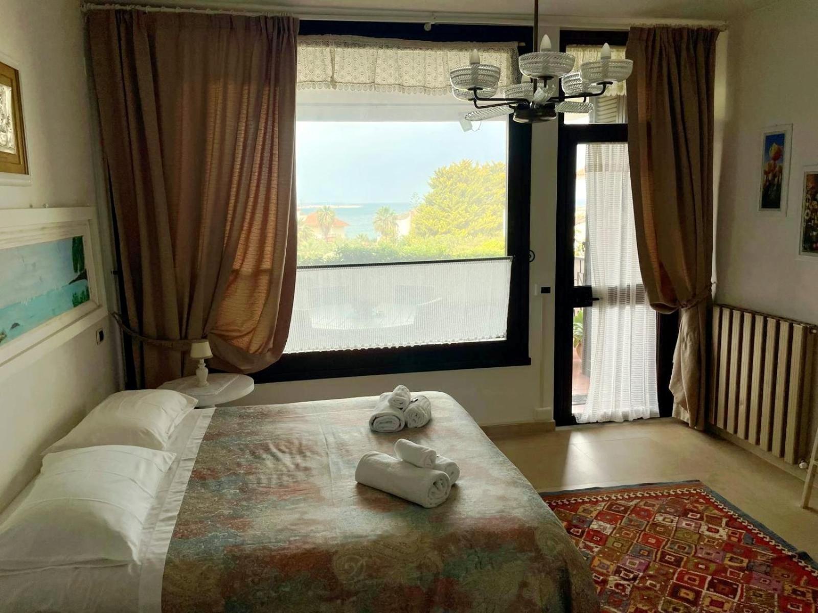 B&B Magna Grecia Кротоне Екстериор снимка