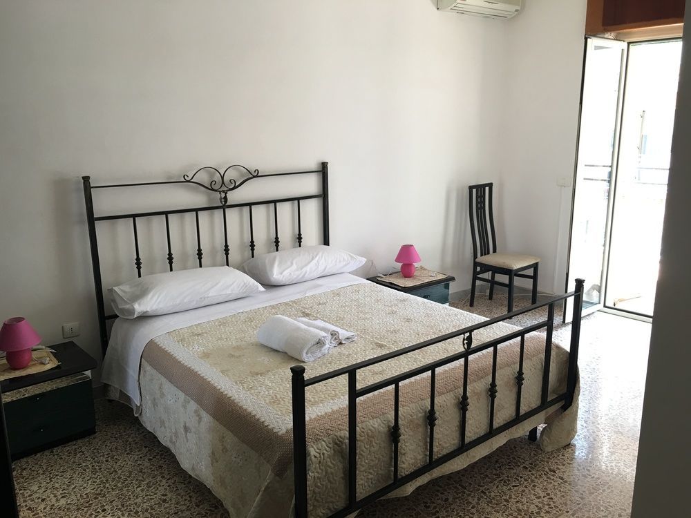 B&B Magna Grecia Кротоне Екстериор снимка